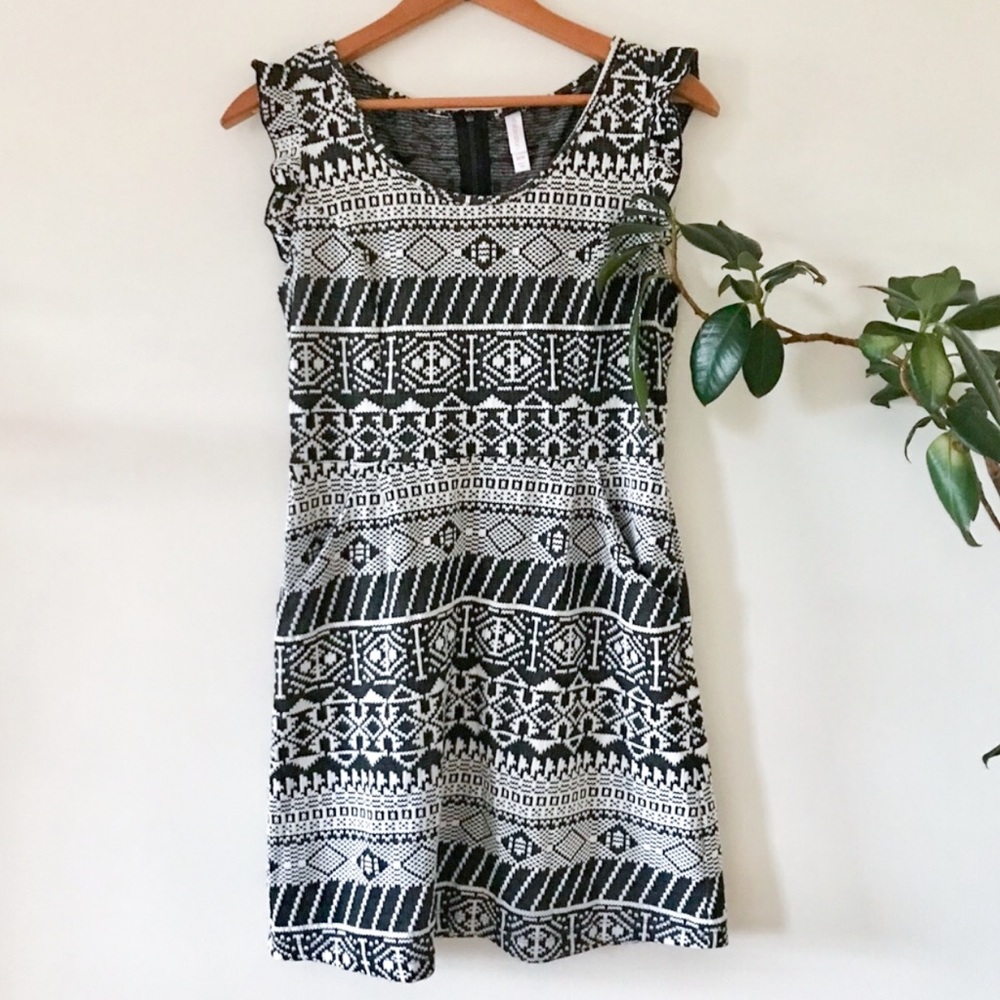 ▪️Aztec Black & White Print Formal Dress
